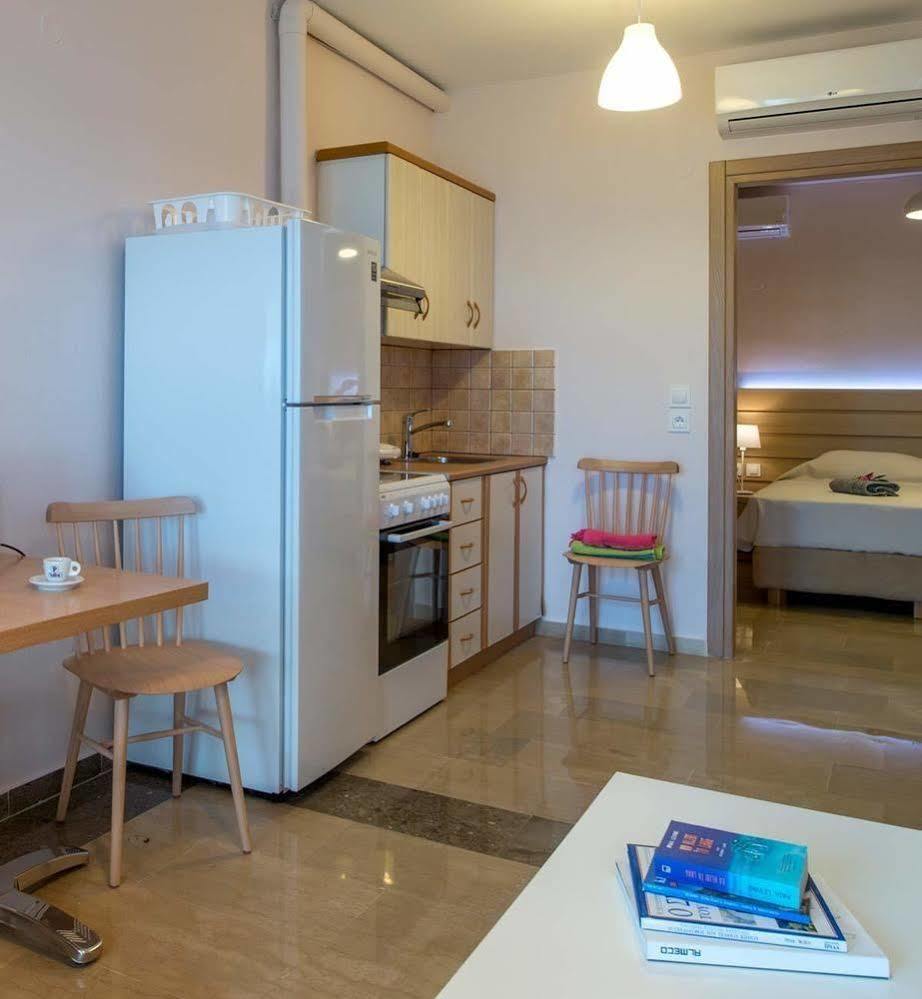 Krouzeri Beach Apartments Katávolosz Kültér fotó